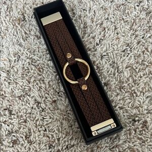 Elegant Brown and Gold Bracelet